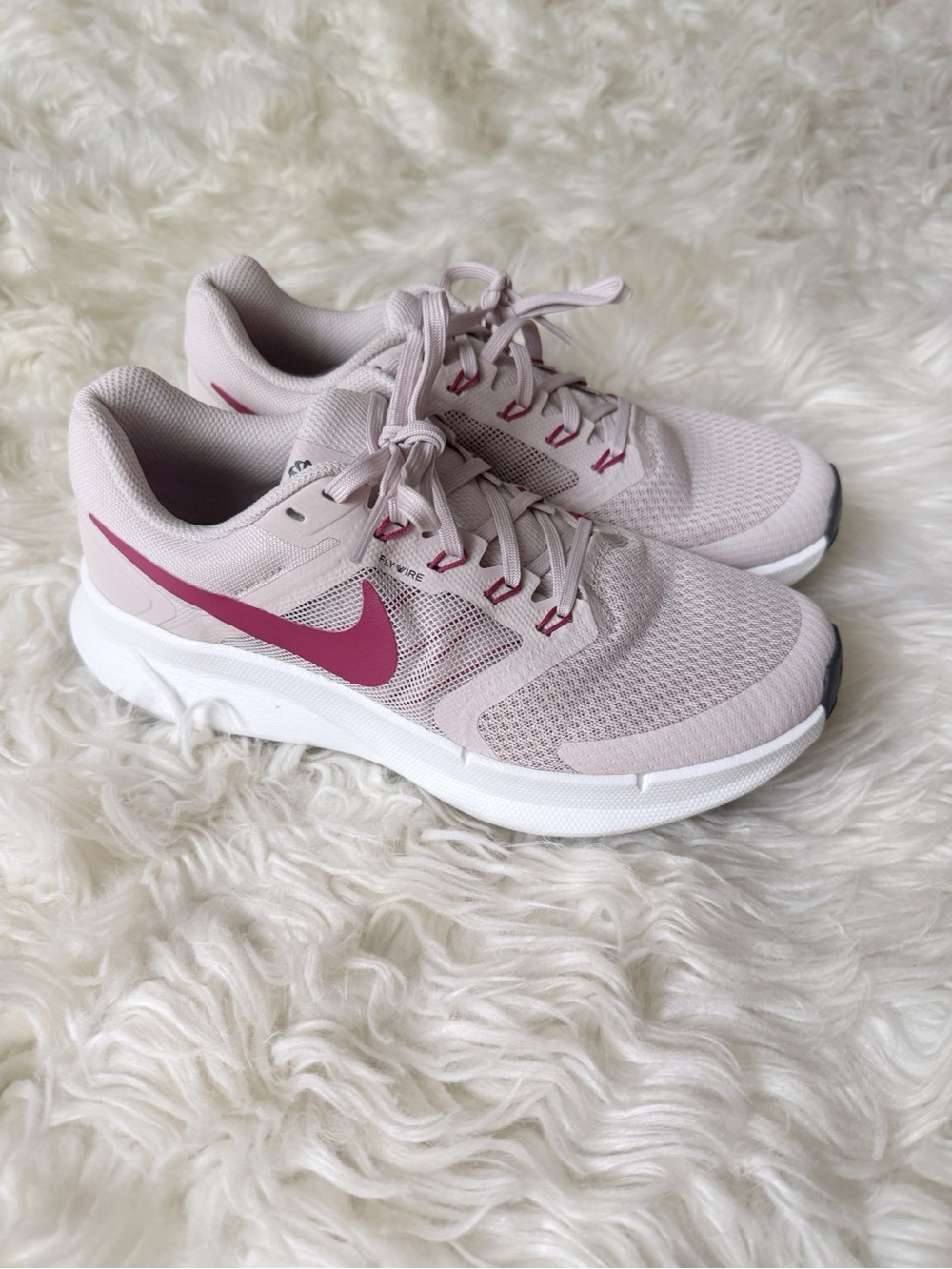 Nike Run Swift 3 Light Pink Size 8